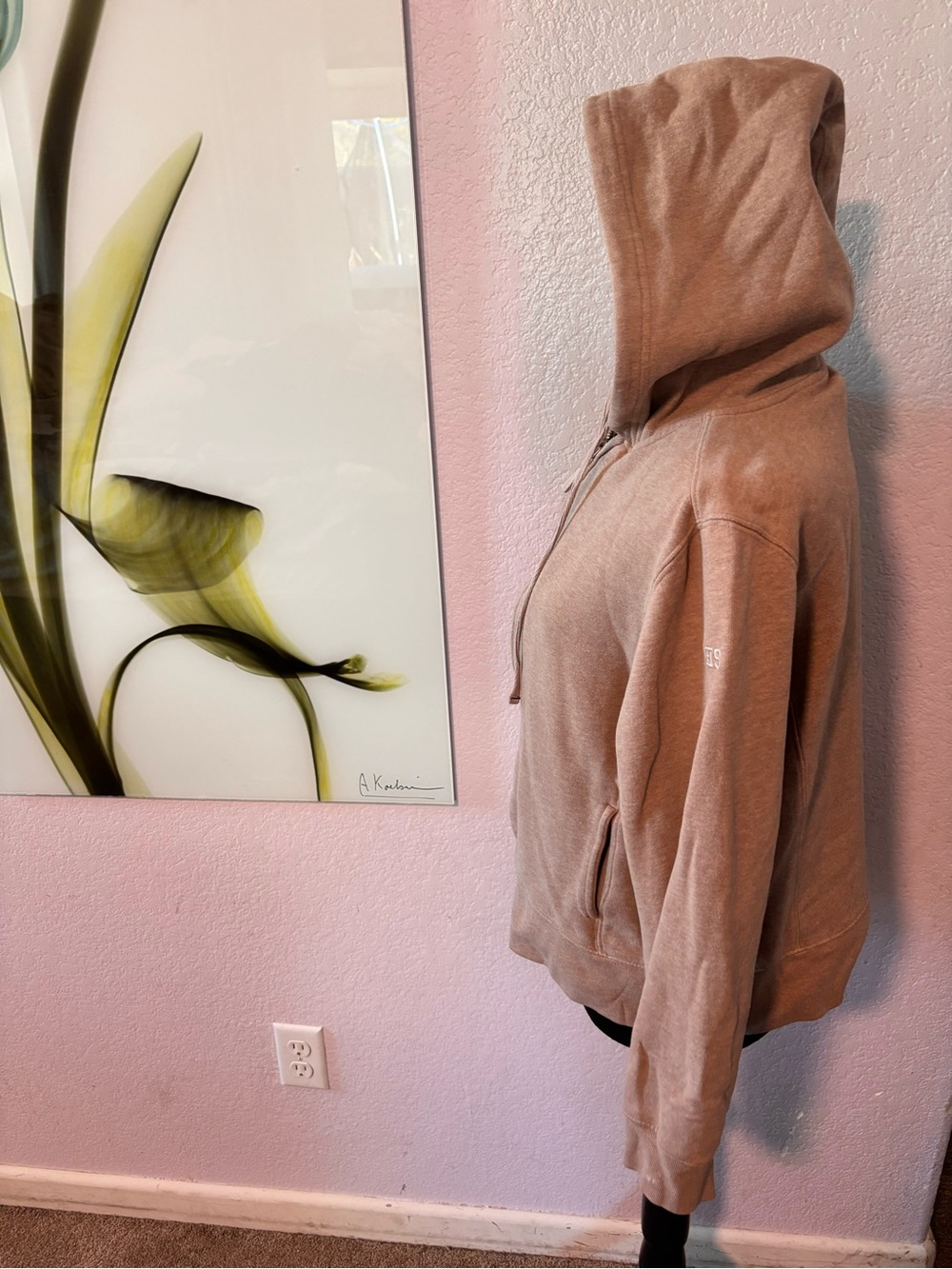 Zip up hoodie size medium - Picture 2 of 4